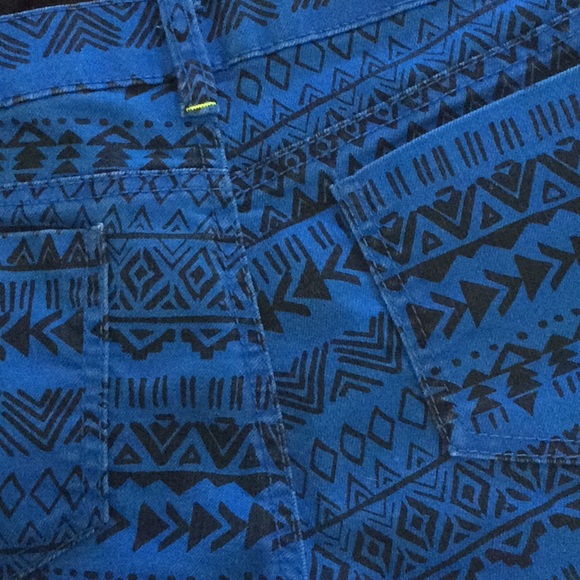 NWOT BONGO SHORT SHORTS - Picture 3 of 5